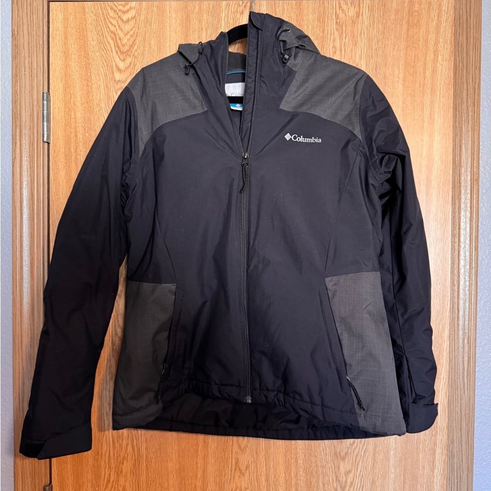 Women’s Columbia Black and Gray Tipton Peak insulated jacket